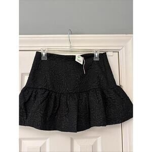 NWT Black Floral Brocade Mini Skirt in Black. Shorts Under. $68.95. Size M